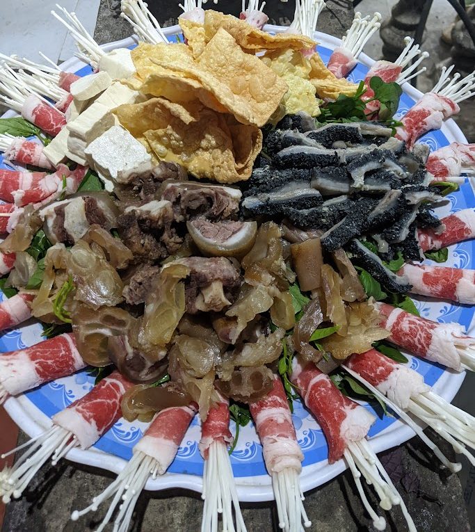 Lẩu Đuôi Bò Đặc Biệt