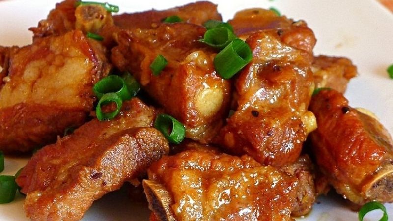 Cách chế biến Sườn non quay ngũ vị