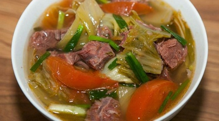 Cách chế biến Gầu bò om dưa chua