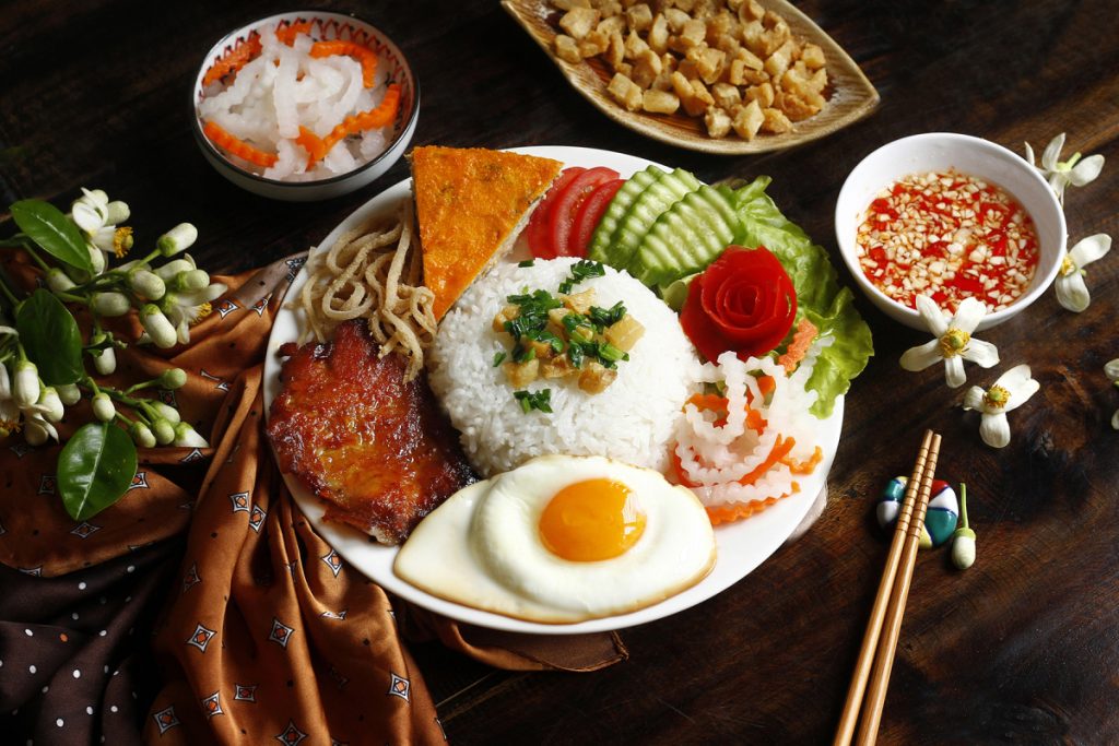 Cách chế biến Cơm tấm sườn bì