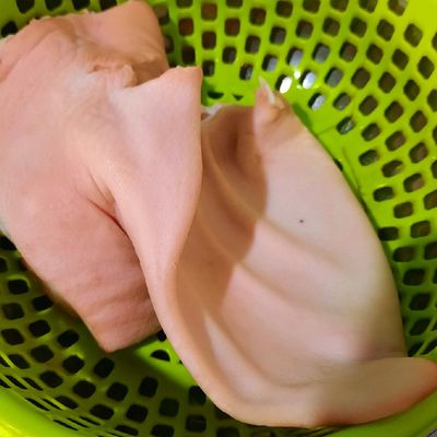 Cách chế biến Tai lợn/đuôi lợn luộc