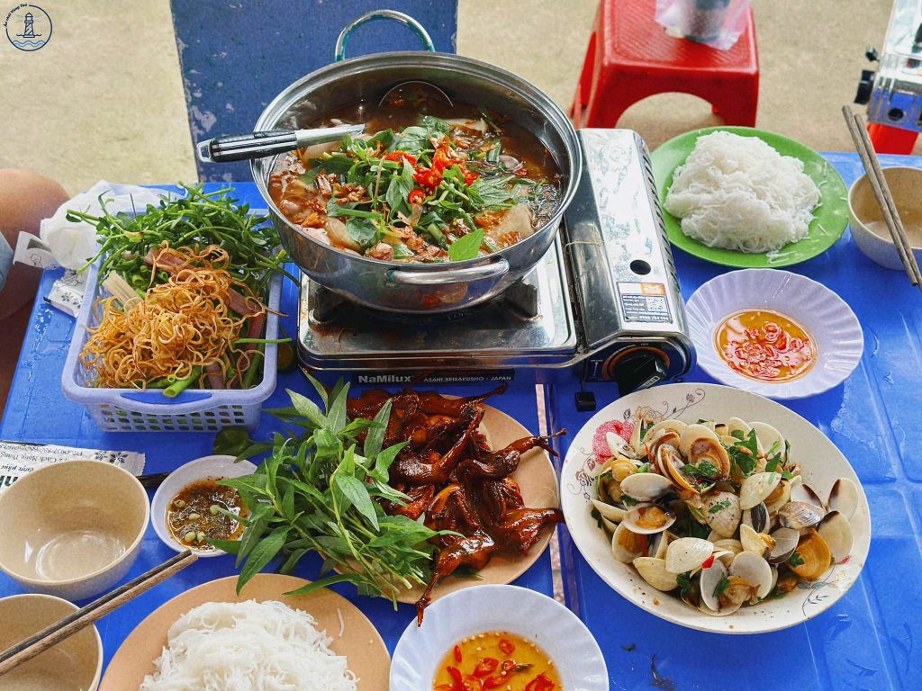 Lẩu ếch măng chua mang theo khi lái xe / dừng chân QL21